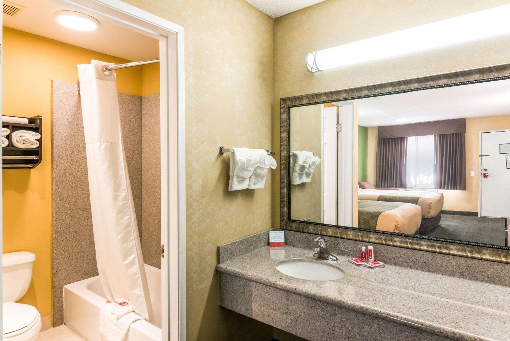 Econo Lodge Hesperia - Victorville I-15 Exteriér fotografie